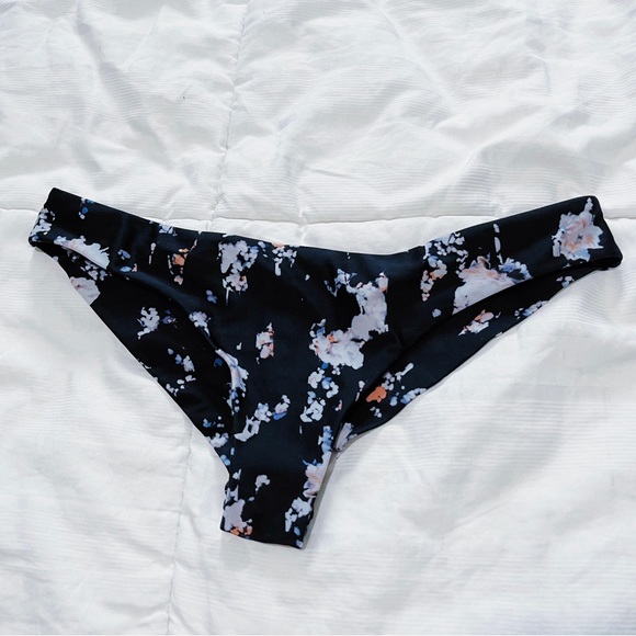 Bikini bottom - Picture 1 of 1